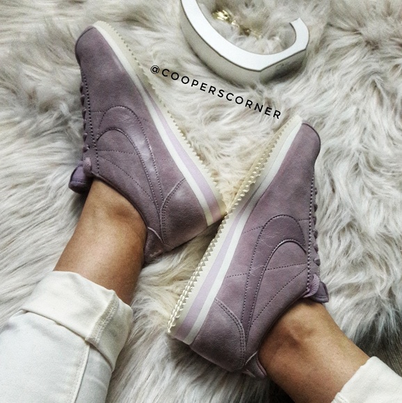 Nike Shoes - NEW Nike Suede Cortez